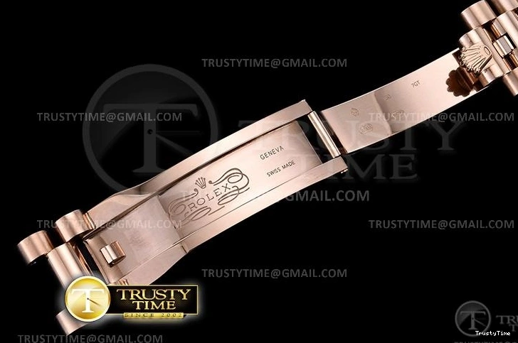 0714 RDD0219H – DayDate 36mm ComfortFit 694